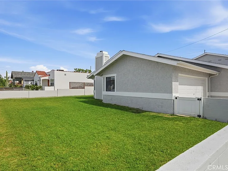 24420 Alliene Ave #3 — Photo 31