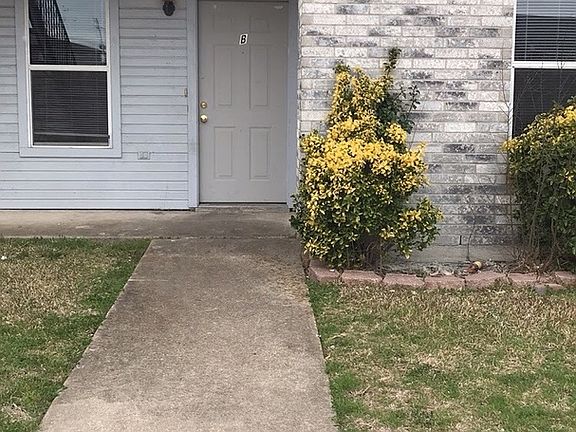 2nd image of 1108 Circle M Dr #B