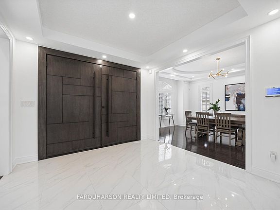 2nd image of 21 Country Club Cres