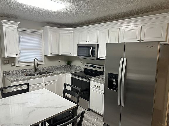 4th image of 1214 Paxton St