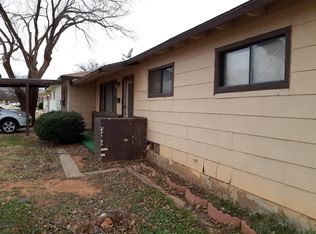 1415 E Cardwell St, Brownfield, TX 79316