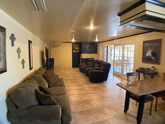 5th image of 3109 Windsor Dr