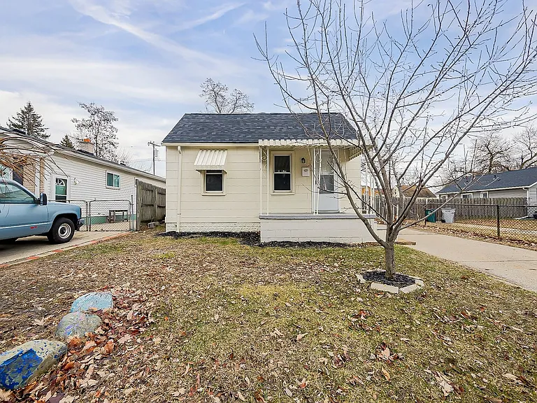 23352 Powell Ave — Photo 26