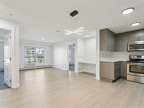 2nd image of 302 N Skyview Ranch Dr NE #1205