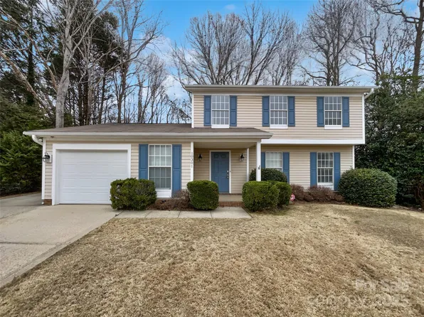 10301 Shelter Rock Ct, Charlotte, NC 28214