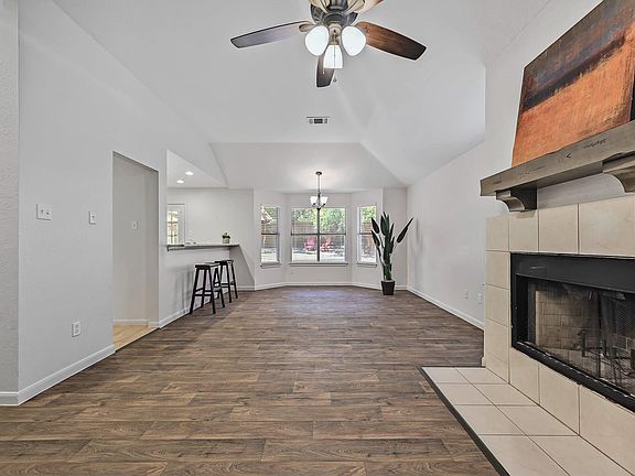 4th image of 7205 Oak Meadow Dr #B