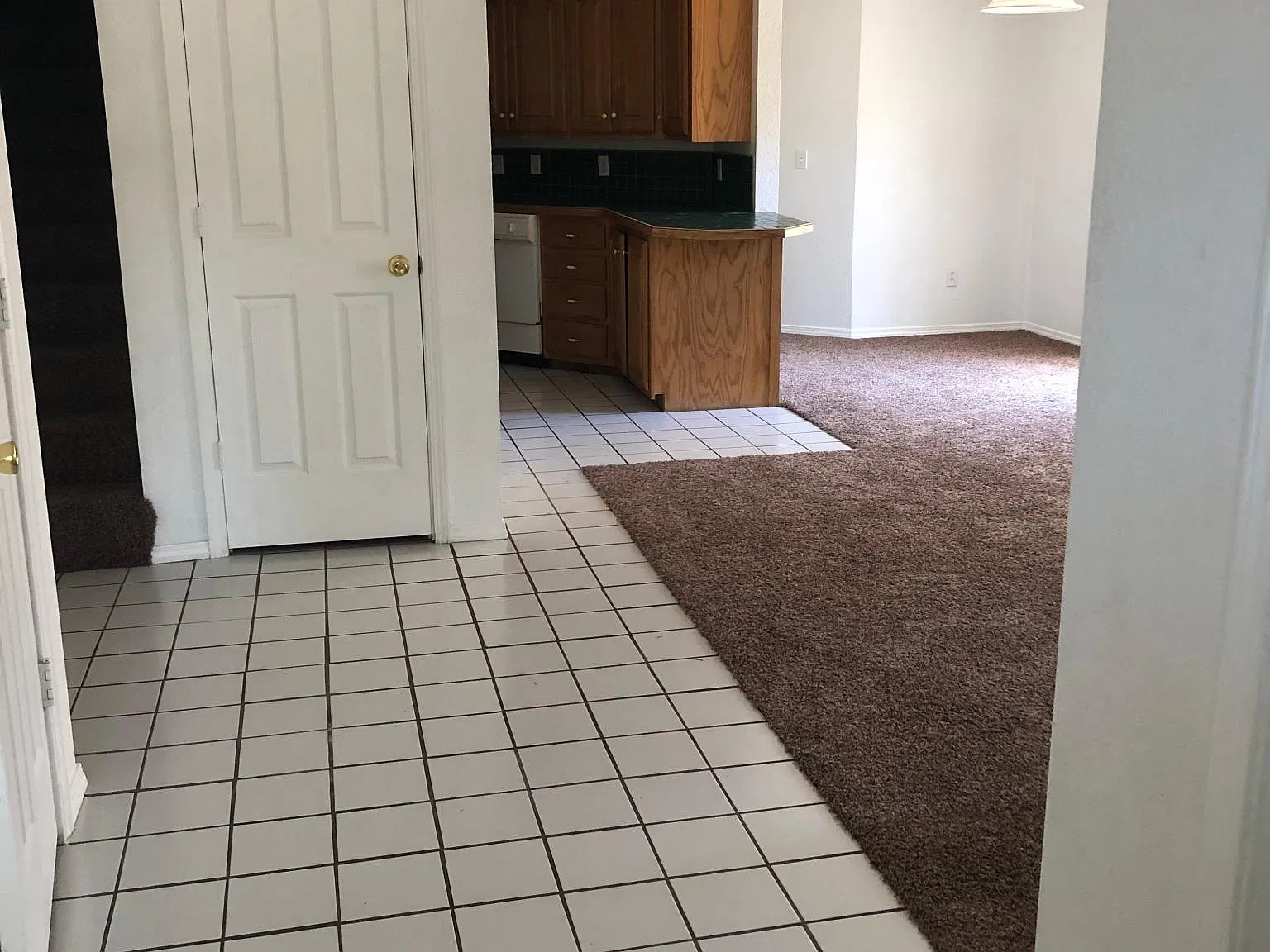 3 bed, 2.5 bath, 1526 sqft, $1,300 — Photo 2