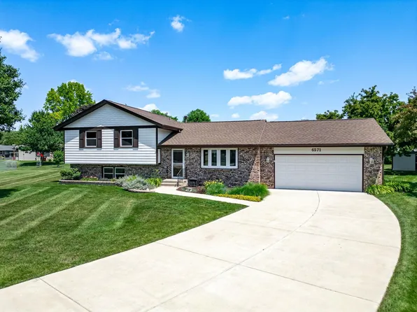 6571 Stallion Ct, Loves Park, IL 61111