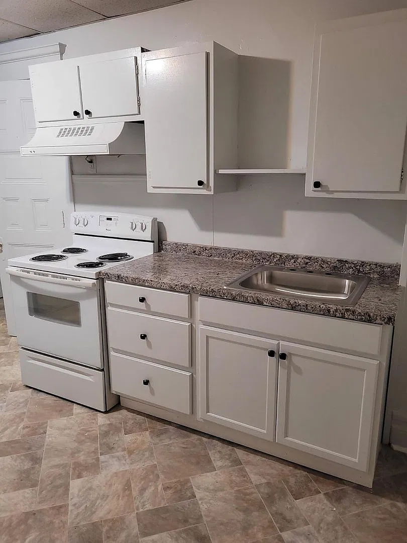 838 Union Street — Photo 3