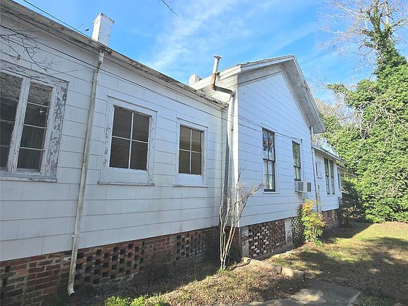 2nd image of 707 Dallas Ave