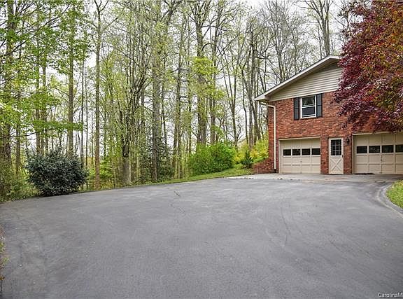 2nd image of 404 Haywood Knolls Dr