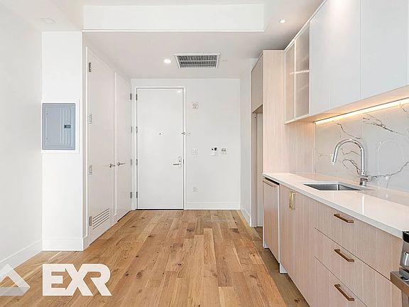 4th image of 69 Adams St #19P
