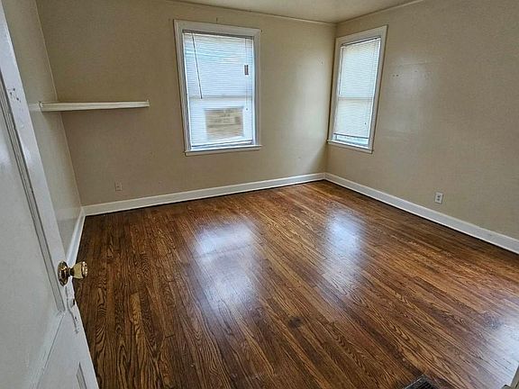 3rd image of 883 N Highland St