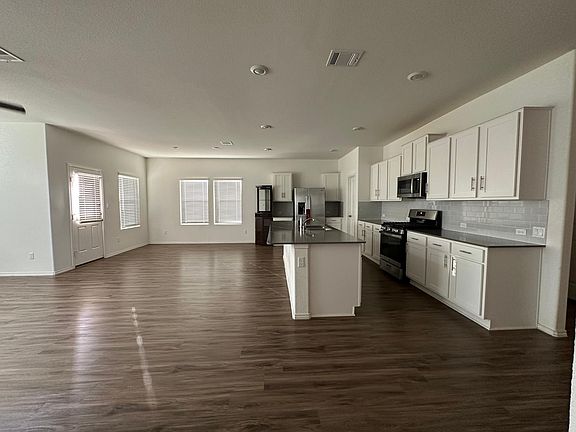 4th image of 836 Mallow Rd