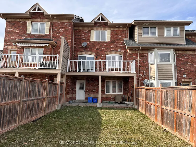 1287 Coleman Cres — Photo 24