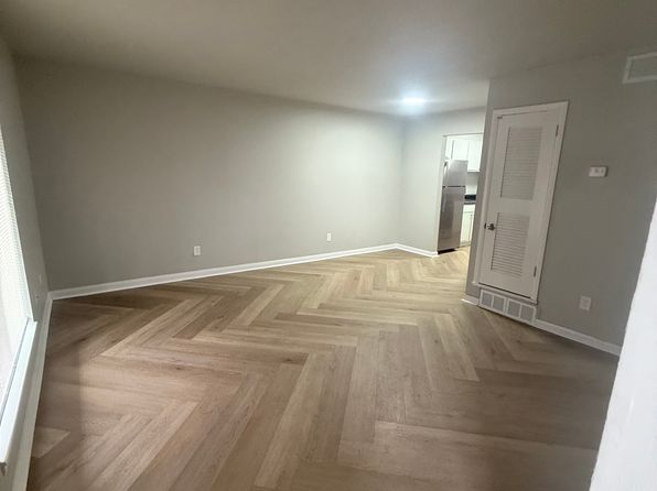 6202 Colonel Glenn Rd #160