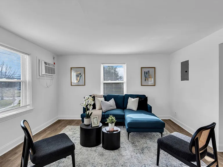 Maple Court Apartments — Photo 33