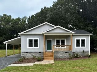 611 Kendall St, Eden, NC 27288