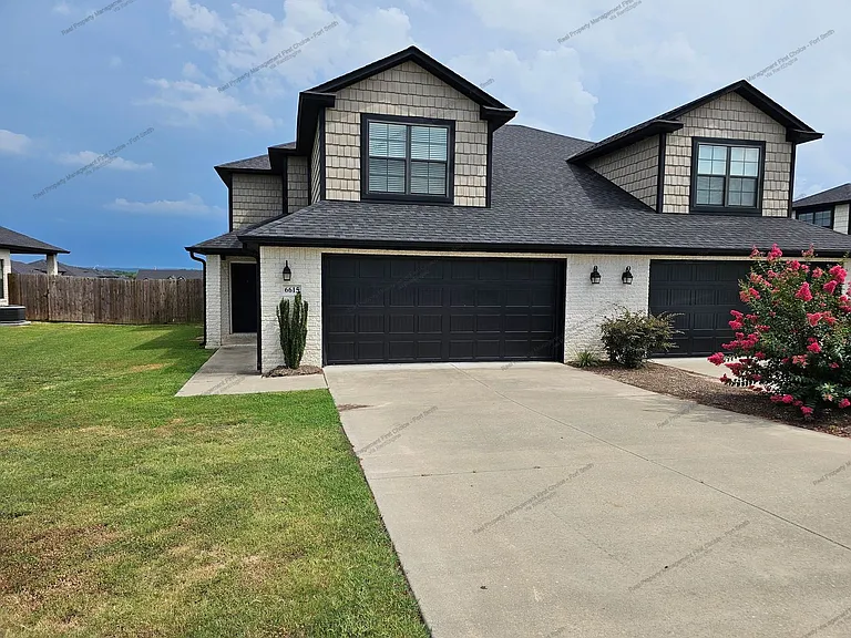 6615 Leightyn Ln — Photo 1
