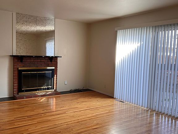 5th image of 998 Desert Isle Dr #201849A46