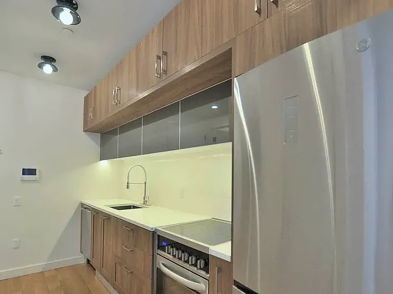 1802 Ocean Ave #1B — Photo 4