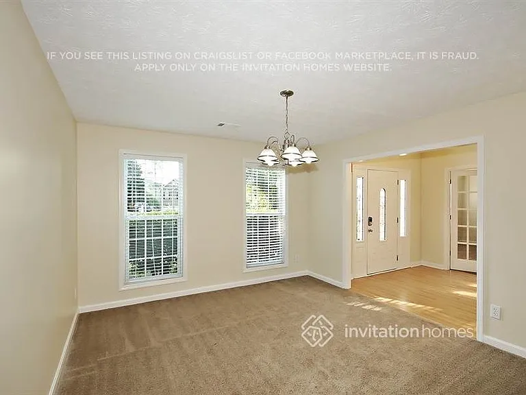 595 Paper Mill Dr — Photo 2