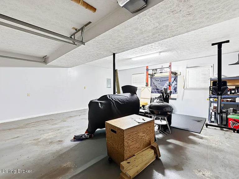 3605 Birnamwood Ct — Photo 35