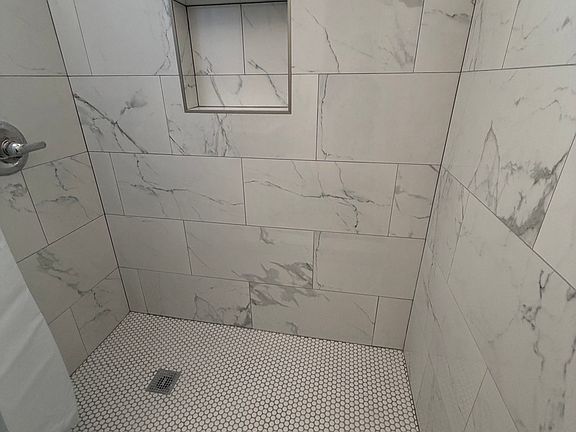 2nd image of 216 E 20th St