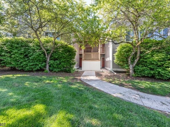 14 Falcon Ridge Way N Unit 4