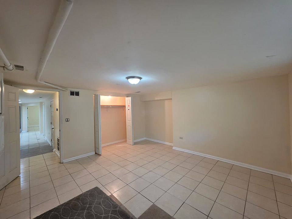 1st image of 6022 N Washtenaw Ave #B