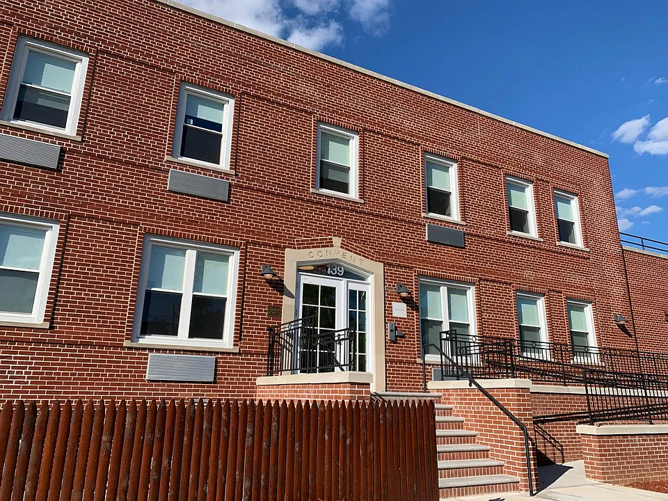 139 Windsor Rd #2C