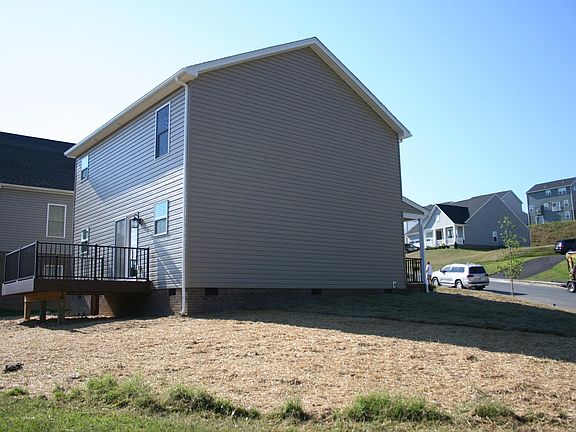 corner lot view from side