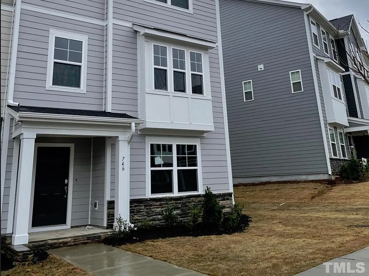 Building Photo - 746 Gimari Dr
