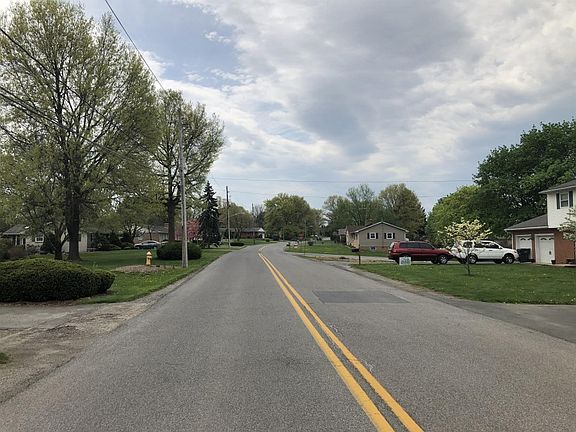 5th image of 116 Pin Oak Ln