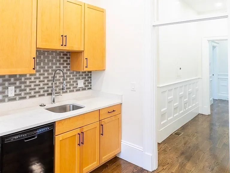 168 Humboldt Ave #1 — Photo 20