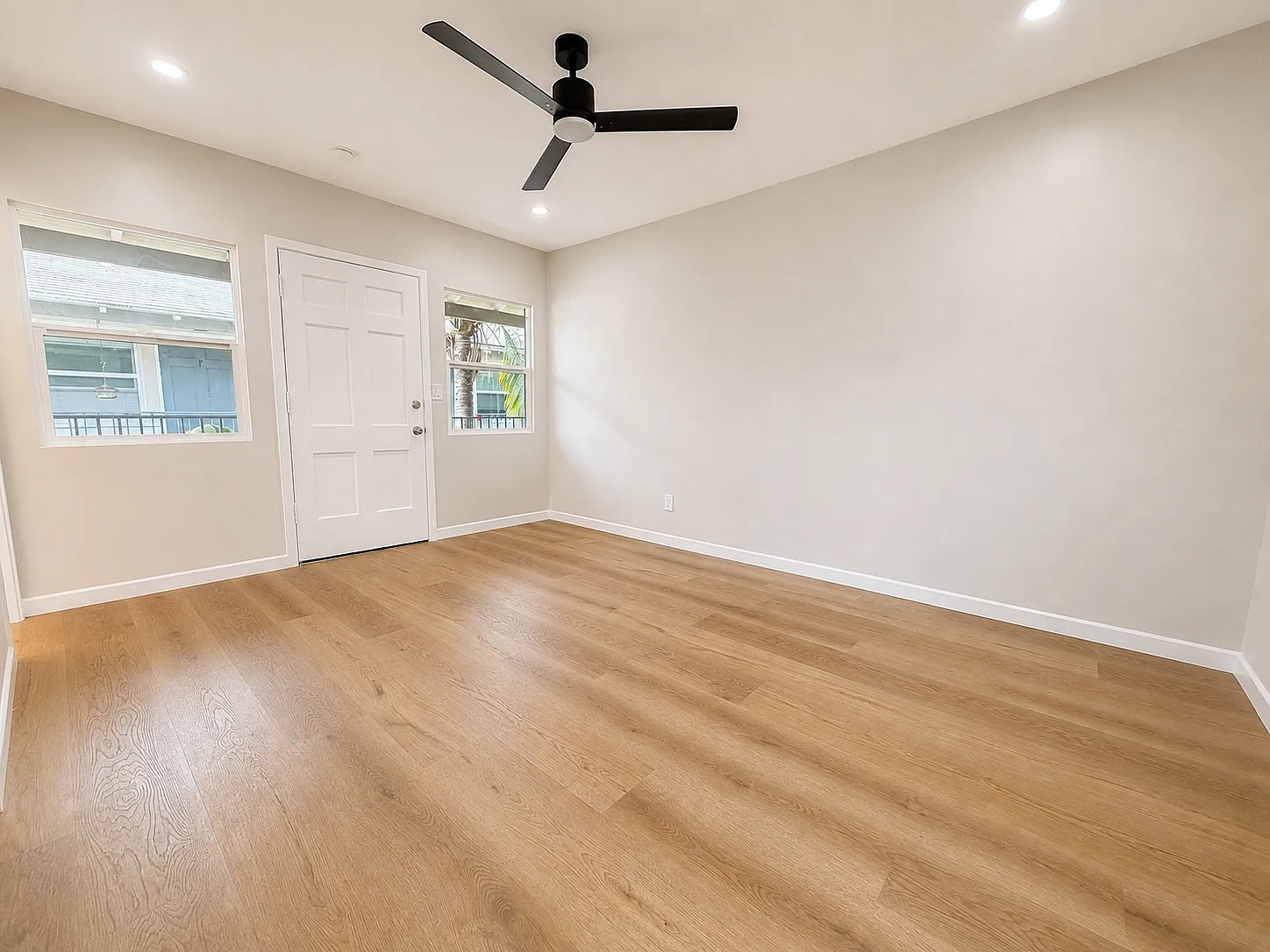 Studio, $1,995 — Photo 2