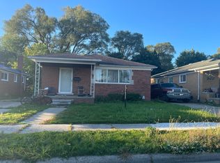 7130 Iowa Ave, Hamtramck, MI 48212