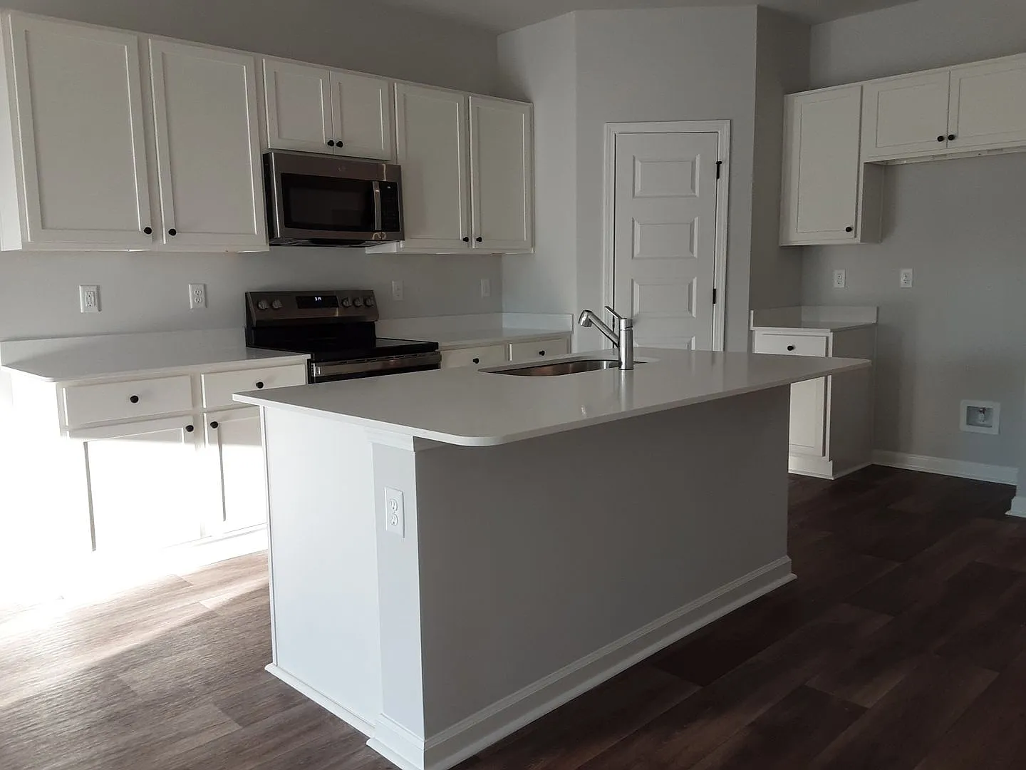 Beautiful, Brand New 3 Bedroom, 3 Full Bath Townhome in Conway SC — Photo 3