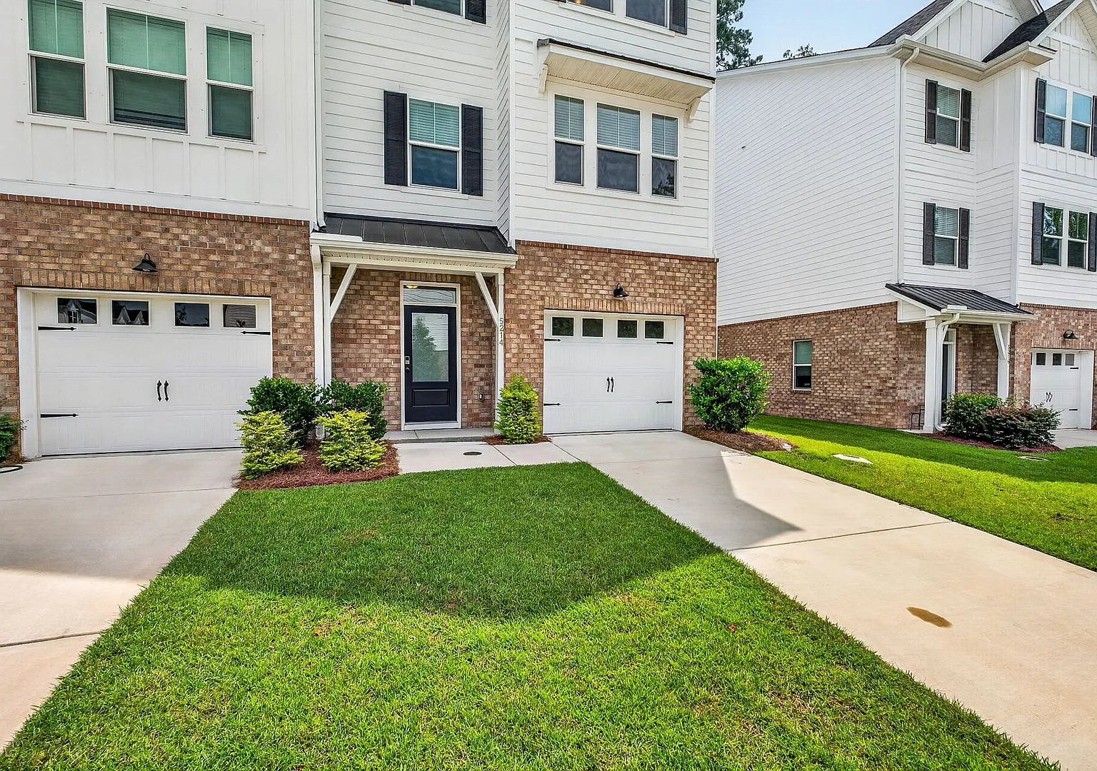 New Construction End-Unit Home in Wescott — Photo 4