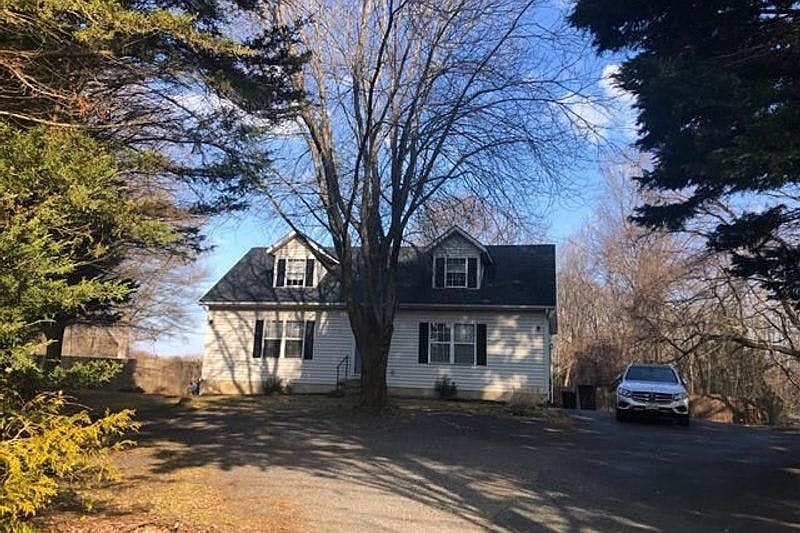1st image of 2140 Clearview Dr