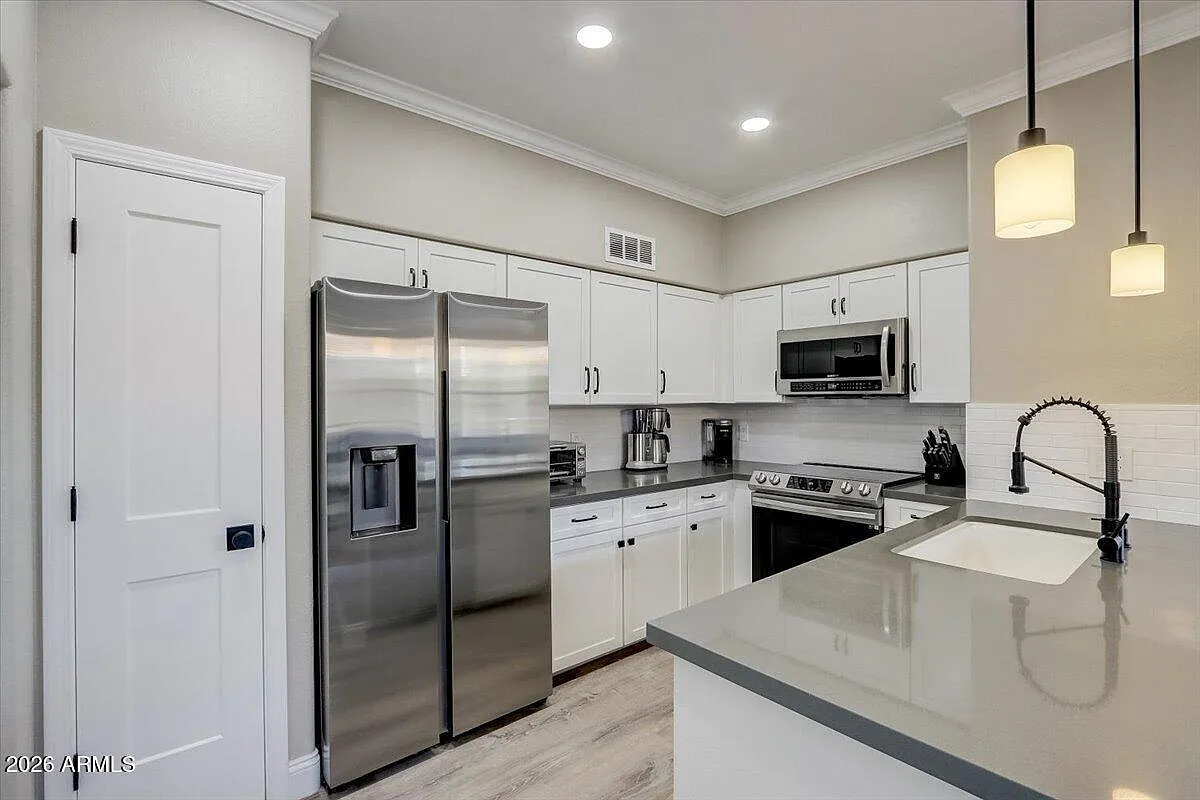 2 bed, 2.0 bath, 1222 sqft, $2,795 — Photo 2