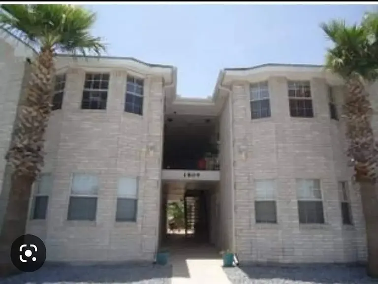 1800 Oasis Dr #102 — Photo 3