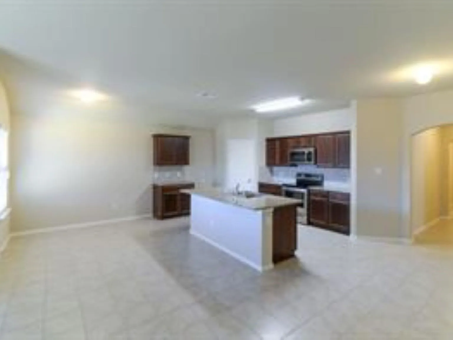 4 bed, 2.0 bath, 1561 sqft, $2,700 — Photo 2