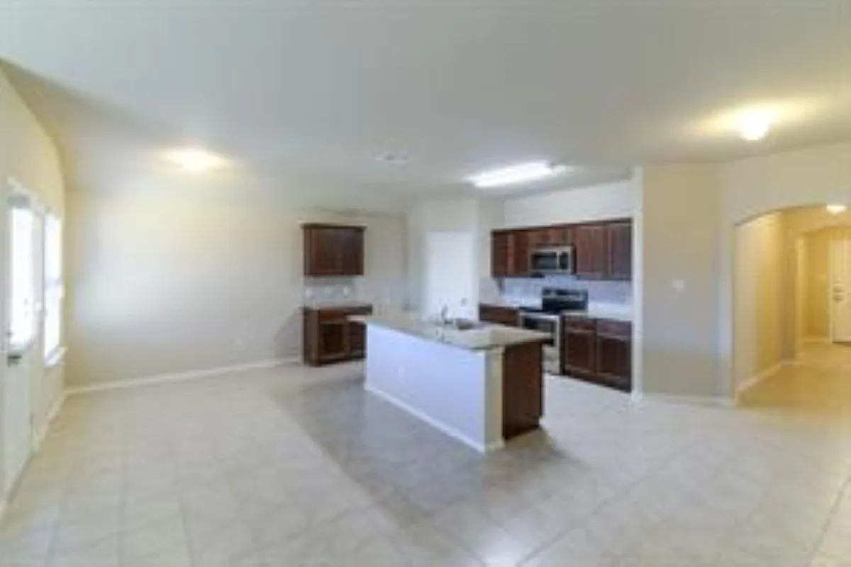 Building Photo - 1112 Decker Dr