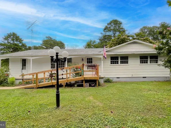 38186 Beach Rd, Coltons Point, MD 20626