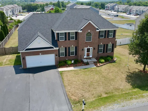 165 McWharton Way, Bunker Hill, WV 25413