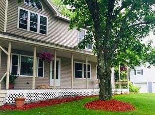 8 Whitford Rd, Nashua, NH 03062