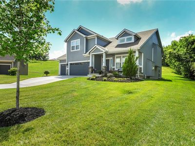 859 Canyon Ln, Lansing, KS, 66043