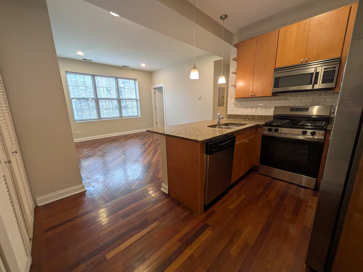 2 bed, 600 sqft, $1,800 — Photo 4
