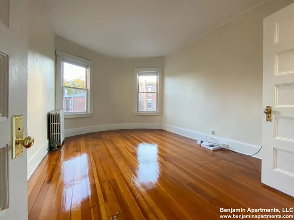 1595 Beacon St, Brookline, MA